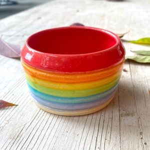 Small rainbow pot